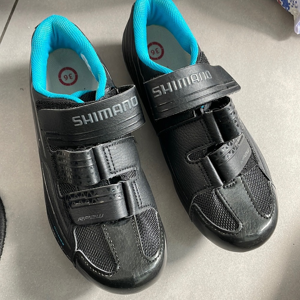 Spin shoes/ cycling clip-on shoes